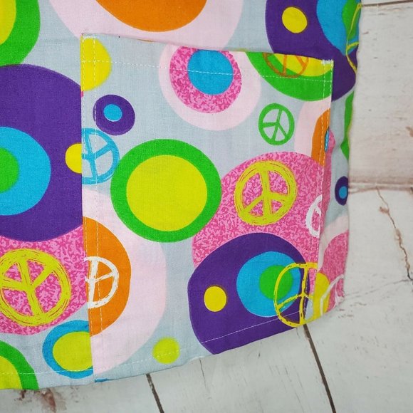 Just Love Medical Scrub Top Medium Pink Multi Colored Peace Signs - Picture 4 of 12